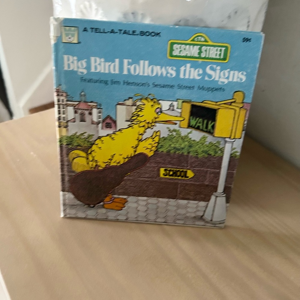 Vintage 1980 Sesame Street Big Bird Follows the Signs Mini Tell-A-Tale Book